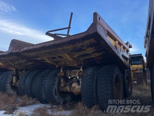 CAT 777D Зчленовані самоскиди