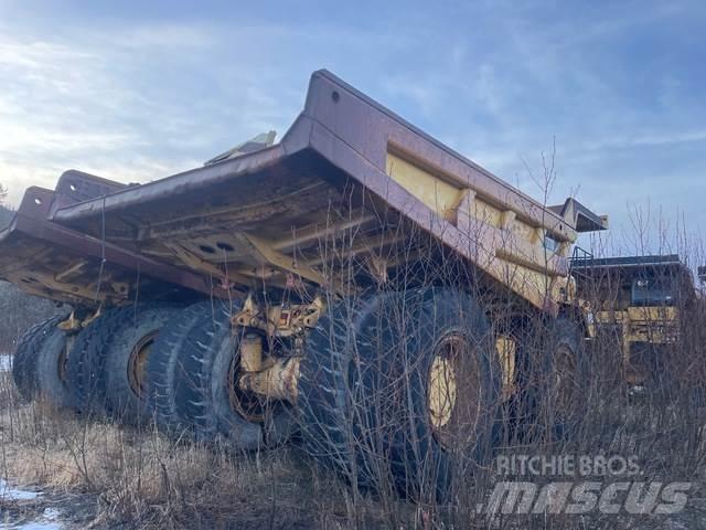 CAT 777D Зчленовані самоскиди