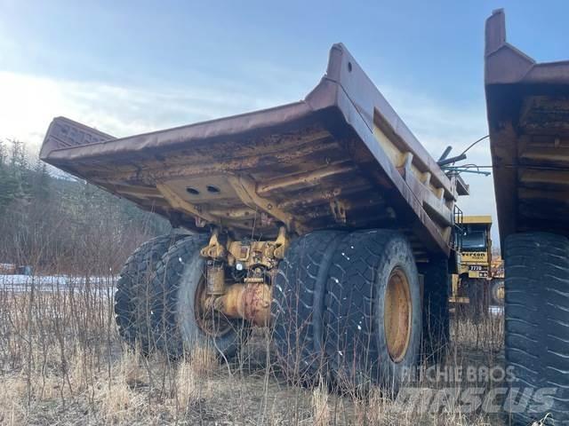 CAT 777D Зчленовані самоскиди