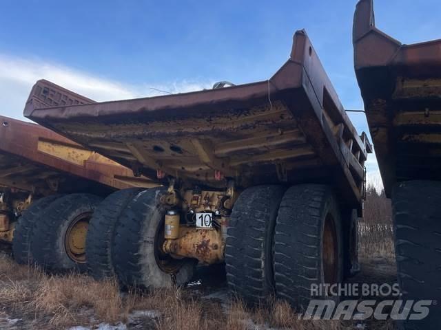 CAT 777D Зчленовані самоскиди