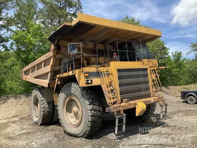 CAT 777D Зчленовані самоскиди