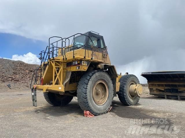 CAT 777D Зчленовані самоскиди