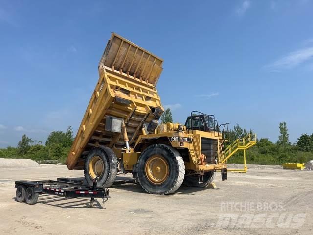 CAT 777D Зчленовані самоскиди