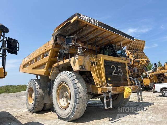 CAT 777D Зчленовані самоскиди