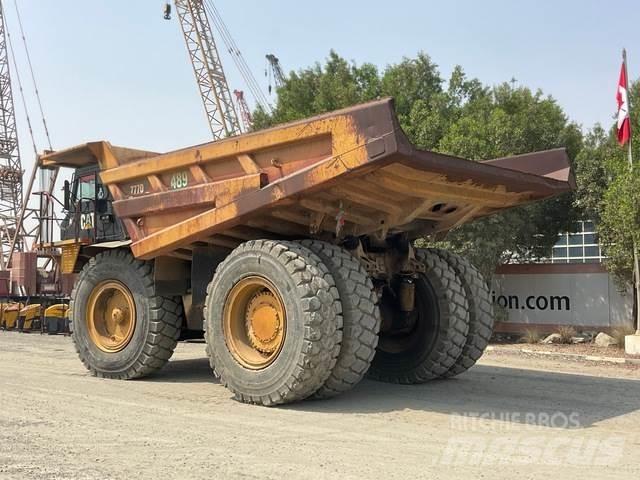 CAT 777D Зчленовані самоскиди