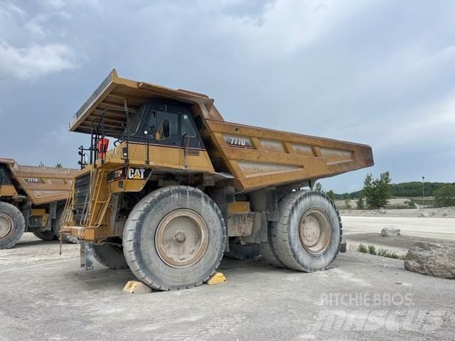 CAT 777D Зчленовані самоскиди