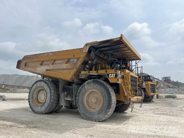 CAT 777D Зчленовані самоскиди