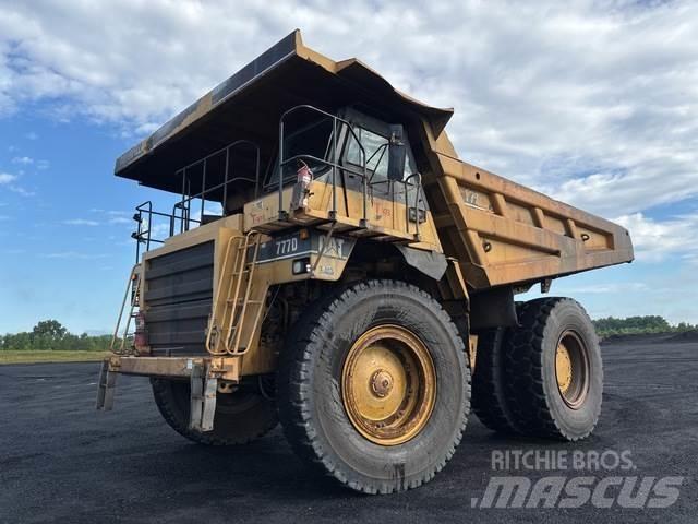 CAT 777D Зчленовані самоскиди