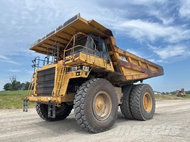 CAT 777D Зчленовані самоскиди