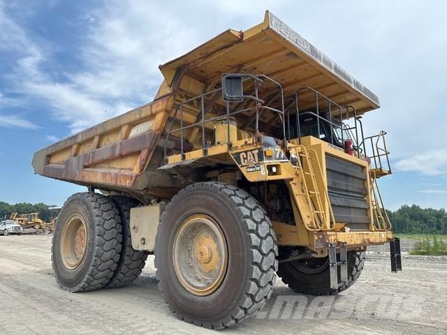 CAT 777D Зчленовані самоскиди