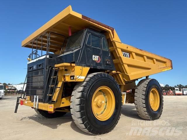 CAT 777E Зчленовані самоскиди