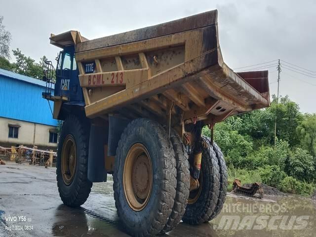 CAT 777E Зчленовані самоскиди