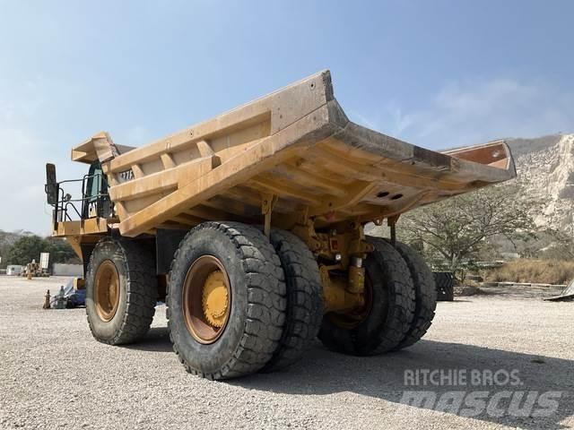 CAT 777F Зчленовані самоскиди