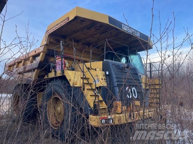 CAT 777F Зчленовані самоскиди