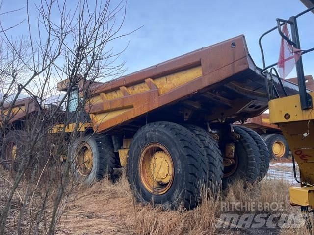 CAT 777F Зчленовані самоскиди