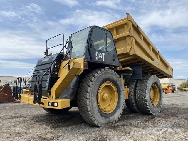 CAT 777F Зчленовані самоскиди