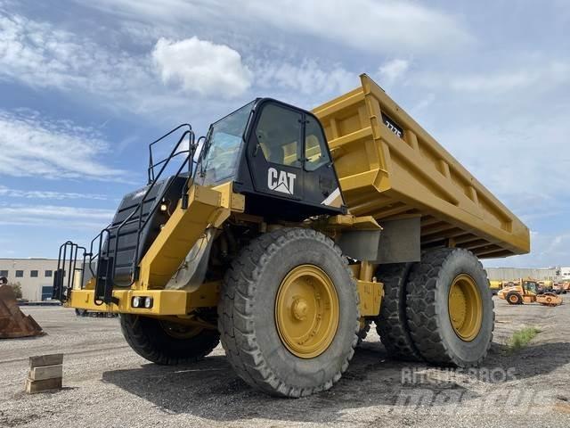 CAT 777F Зчленовані самоскиди