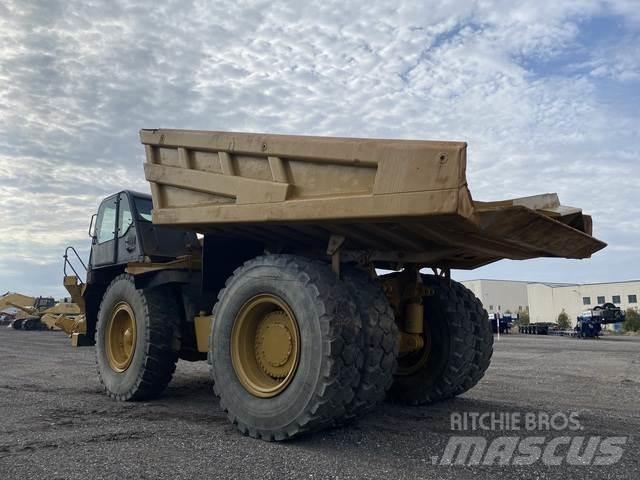 CAT 777F Зчленовані самоскиди