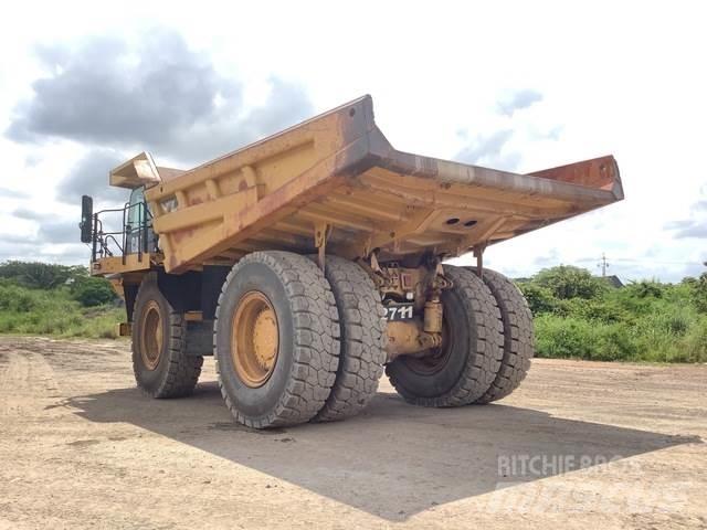 CAT 777F Зчленовані самоскиди