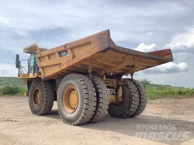 CAT 777F Зчленовані самоскиди