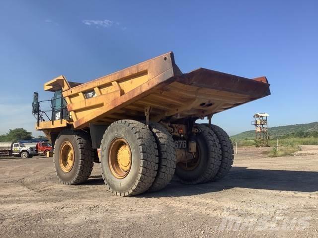 CAT 777F Зчленовані самоскиди
