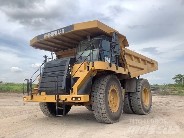 CAT 777F Зчленовані самоскиди