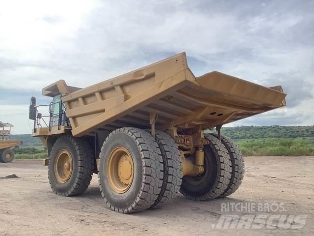 CAT 777F Зчленовані самоскиди