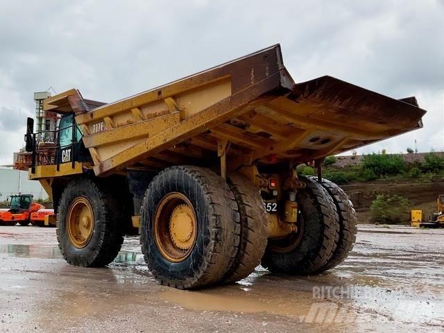 CAT 777F Зчленовані самоскиди
