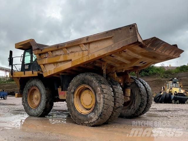 CAT 777F Зчленовані самоскиди