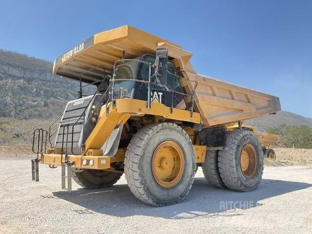 CAT 777F Зчленовані самоскиди