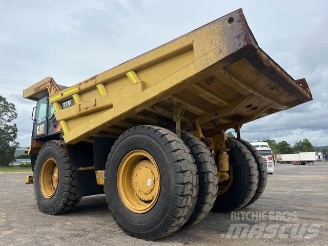 CAT 777F Зчленовані самоскиди