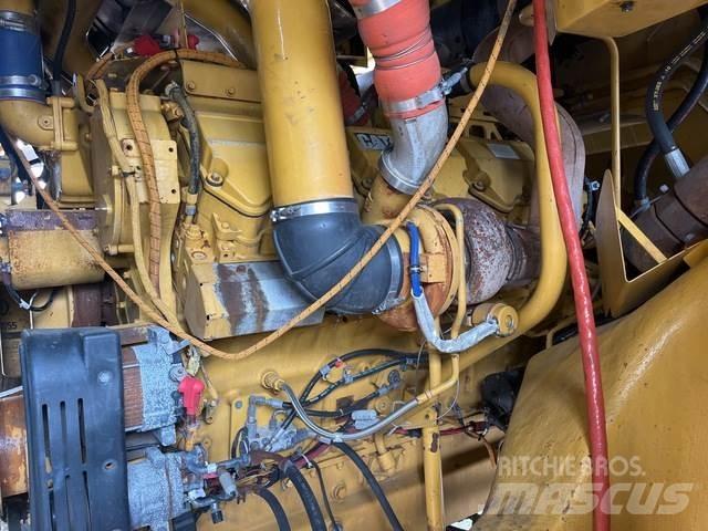 CAT 777F Зчленовані самоскиди
