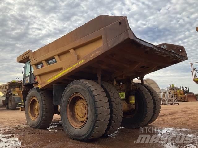 CAT 777F Зчленовані самоскиди