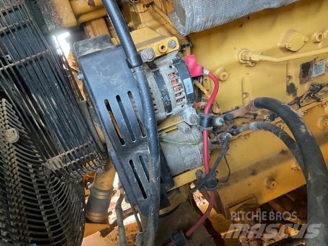 CAT 777G Зчленовані самоскиди