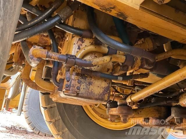 CAT 777G Зчленовані самоскиди