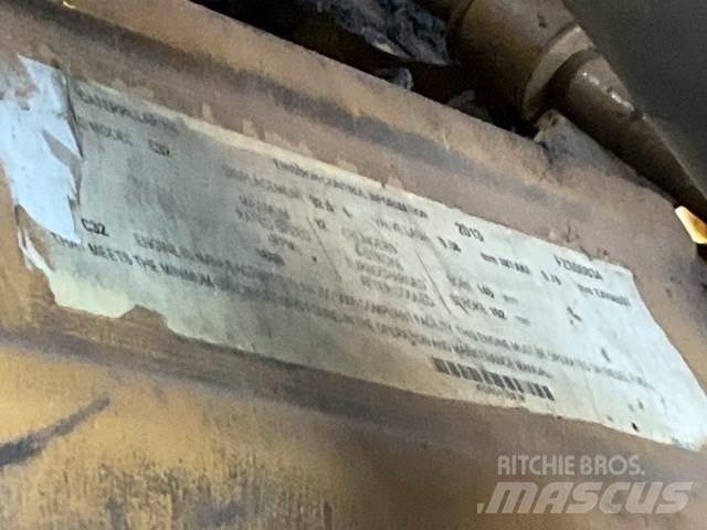 CAT 777G Зчленовані самоскиди