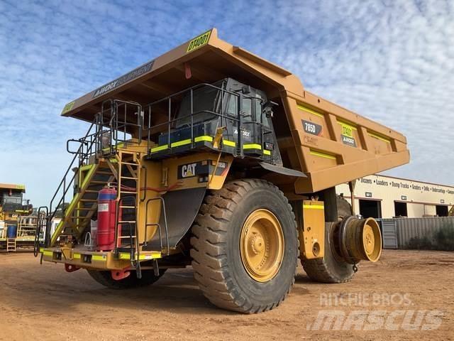 CAT 785D Зчленовані самоскиди