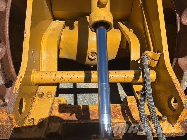 CAT 825H Ущільнювачі грунту