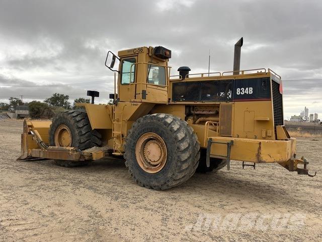CAT 834B Колісні бульдозери