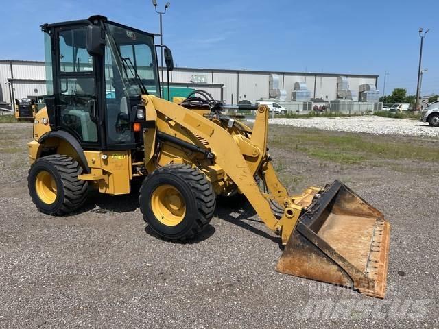 CAT 903D Фронтальні навантажувачі
