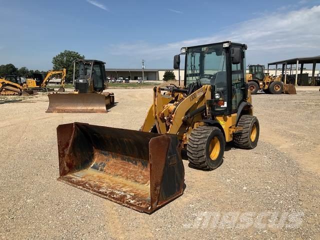 CAT 903D Фронтальні навантажувачі