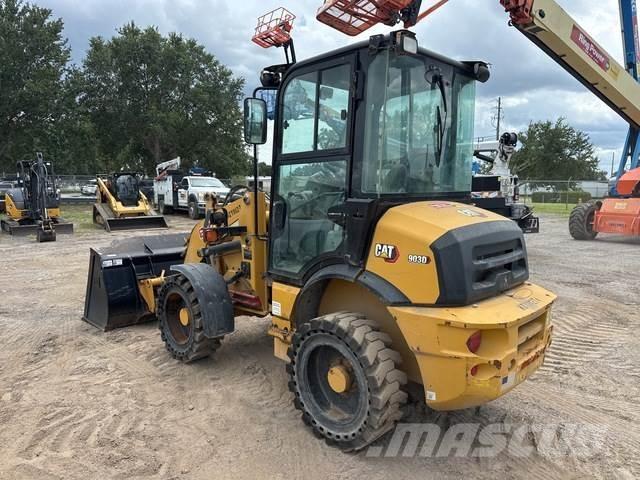 CAT 903D Фронтальні навантажувачі