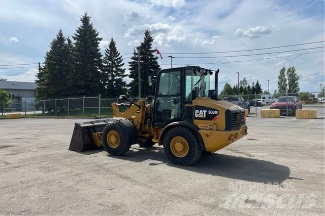 CAT 906M Фронтальні навантажувачі
