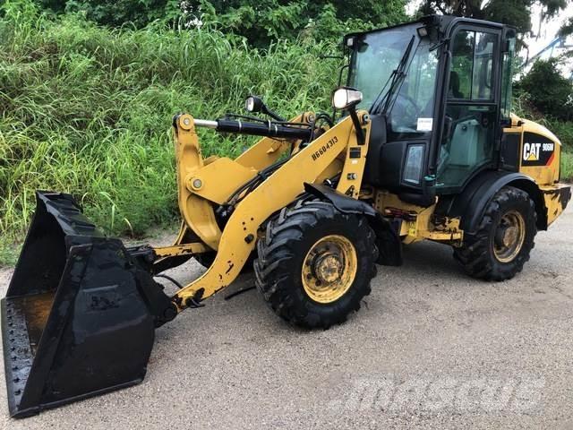 CAT 906M Фронтальні навантажувачі