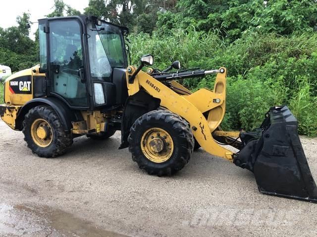 CAT 906M Фронтальні навантажувачі
