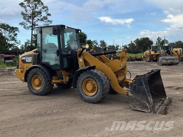 CAT 906M Фронтальні навантажувачі