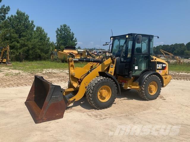 CAT 906M Фронтальні навантажувачі