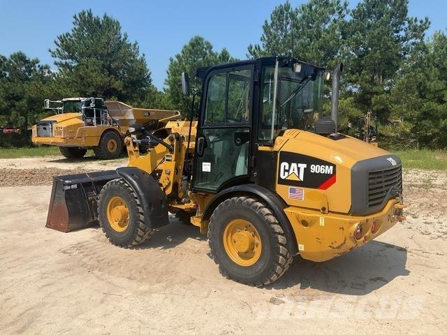 CAT 906M Фронтальні навантажувачі