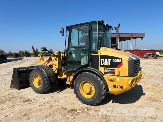 CAT 906M Фронтальні навантажувачі