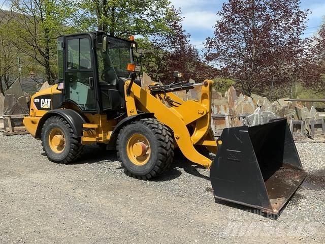 CAT 907H Фронтальні навантажувачі